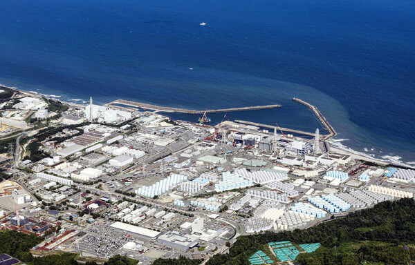 [8월 24일 후쿠시마 제1원자력발전소 오염수 해양 방류 당시 사진 / 출처 = REUTERS]